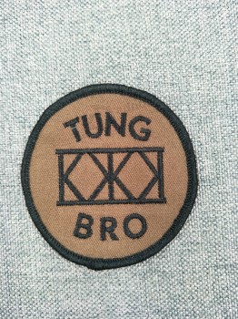 дешевый пользовательский логотип мода плоский тканый школьный вышивка патч для одежды