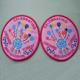 Factory direct wholesale customized top quality Pink Colours Design Overlocking Clothing Woven Badge