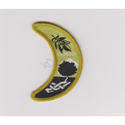 Wholesale customized high-end Moon Shape Overlocking Clothing Woven Badge