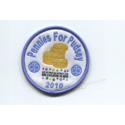 En gros personnalisé haut-Fin design personnalisé forme ronde vêtement tissé Badge