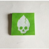 Wholesale customized high-end Green Base White Design Folded Woven Label