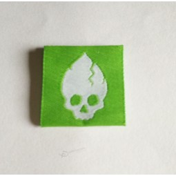 Wholesale customized high-end Green Base White Design Folded Woven Label
