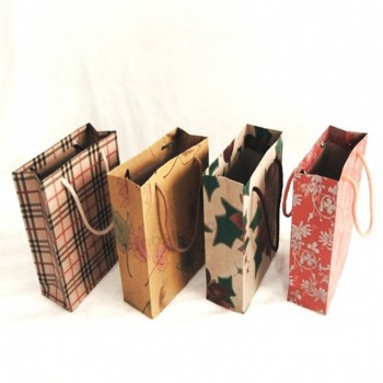 Sac de papier de mode personnalisé usine sac cadeau papier sac à provisions