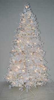 批发现实主义人工圣诞树与字符串光多颜色led装饰(AT2024)