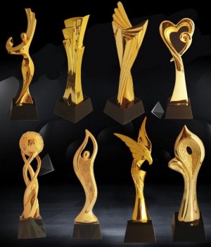 Logotipo personalizado taza de cristal premio trofeo modelo creativo trofeo de metal