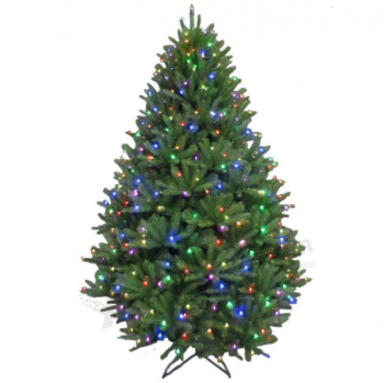 LuSSo di deSign della Moda ha portato l'albero di Natale artificiale