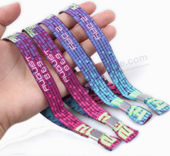 Fornecedor de fábrica barato personalizado pulseira de tecido personalizado