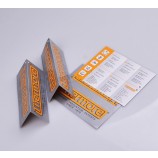 Etiquetas impresas de encargo de la ropa del papel de Kraft de la impresión china de encargo
