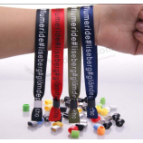 Polyester coloré une fois utiliser des bracelets en tissu imprimés de sécurité