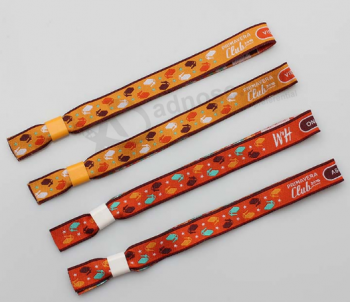 Hot sale plastic silding clourse fabric woven wristband custom
