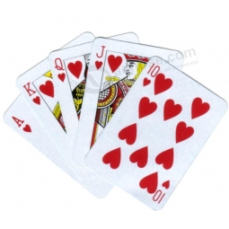 カスタムプリントされた紙ポーカーのカードを販売してい