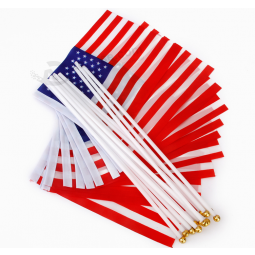 Bandera americana de la mano del tamaño samll con el polo plástico