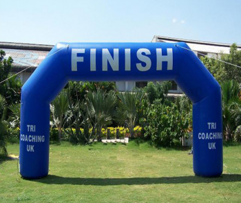 Atividades ao ar livre início de maratona terminar arco corrida inflável