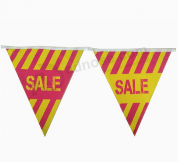 Bandera impresa del triángulo de la secuencia de la publicidad para la venta