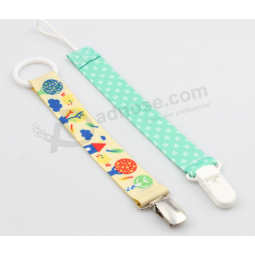 Eco-friendly plastic metal pacifier clip for baby