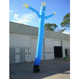 Figuras gigantes do ar promocional acenando homem inflável
