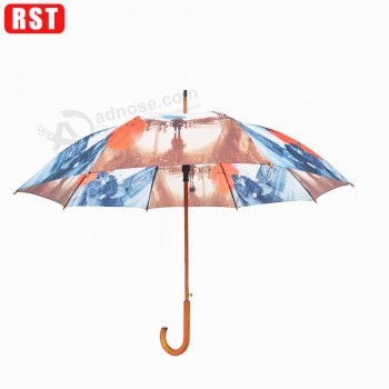GrooThandel aangepasTe hoge kwaliTeiT promoTionele auTomaTische paraplu rechTe houTen handvaT lange paraplu