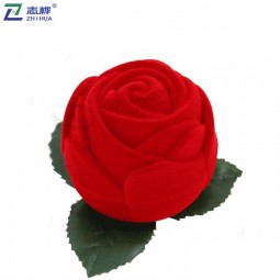 Beautiful hot sale jewelry box have Green leaves rose shape red pink ring box with your logo