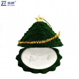 智华牌绿色圣诞树形状天鹅绒材料饰品包装戒指盒