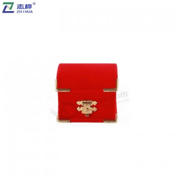 Custmized Traditional Chinese Eight chest red square classic ring box with golden lock with your logo