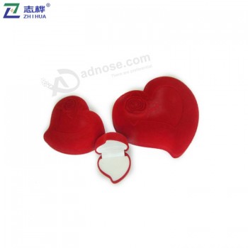 Wholesale Love shape surface have flower velvet material Jewelry pendant necklace box with your logo