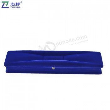 批发塑料绒布材料凹面设计蓝色长项链吊坠盒