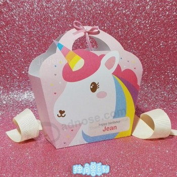 ユニコーンパーティー好きのバッグ-ユニコーンペーパーは子供の誕生日のためのキャンディーギフトバッグを扱う魔法のユニコーンパーティー用品の装飾