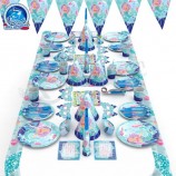 Pequeños sirena niños fiesta suministros con taza de papel taza sombrero de paja soplando dragón