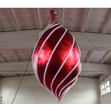 повесить рождественский надувной декоративный шар со светом