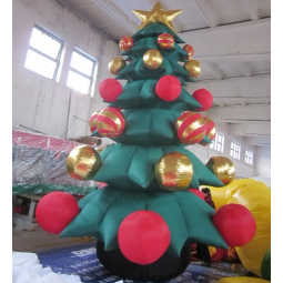 Mode op maat kerst opblaasbare boom met decoratieve bal