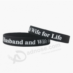 Fashion debossed silicone band rubber bracelet wristband