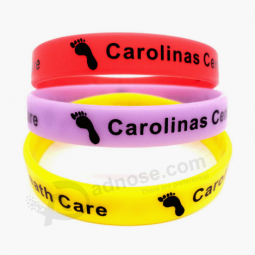 Color filled travelling silicone bracelet custom souvenir wristband