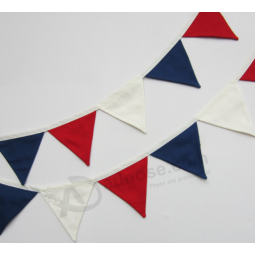 Triangle anniversaire fête banderoles drapeaux chaîne bannière