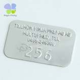 Etichette di alluminio metallo lettera in rilievo riutilizzabili personalizzate di alta qualità