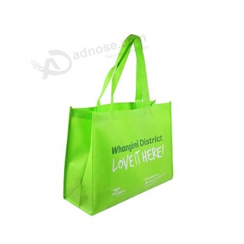 Charger-Portant le logo imprimé portant le sac cadeau non tissé sac de paquet cadeau réutilisable pour la boutique