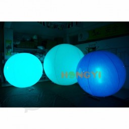 La publicité a mené le ballon lumineux coloré de diverse taille de boule lumineuse à vendre