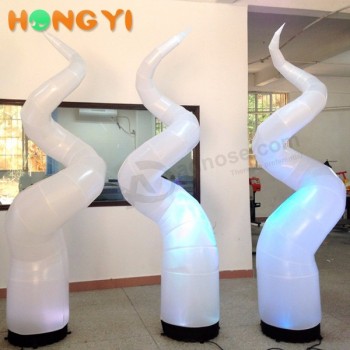 Benutzerdefinierte aufblasbare beleuchtung im freien führte horn spiralballon für die dekoration