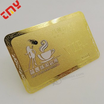 Fabricante de la máquina de tarjetas de metal de lujo, tarjeta de metal dorada personalizada