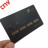 Visa tarjeta plástica con impresión de número de serie