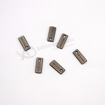 Etiquetas de joyería de metal de pequeño rectángulo con color de relleno