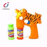 Wholesale funny outdoor electric soap bubble machine toy for kids