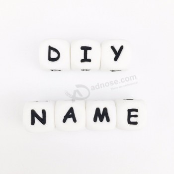 Silicona dentición bebé decorativo cuadrado letras del alfabeto inglés cuentas de silicona masticables