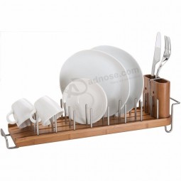 Для приготовления пищи на кухне используется инструмент для посуды сухой стойки