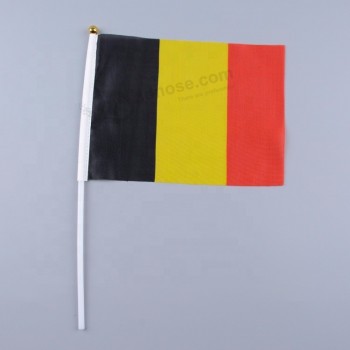 Fornecimento de fábrica países de poliéster pequena onda pólo de mão realizada bandeira com vara de plástico
