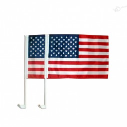 titular de la bandera del coche de la motocicleta y bandera americana del coche