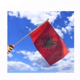 2019 groothandel aangepaste polyester Albanië vlag schudden met logo