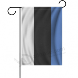 国家花园国旗房子院子里装饰爱沙尼亚国旗