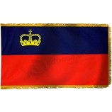 Vlag van Liechtenstein met gouden franje; perfectioneren voor presentaties, parades, en indoor-display; Een elegante ceremonial vlag