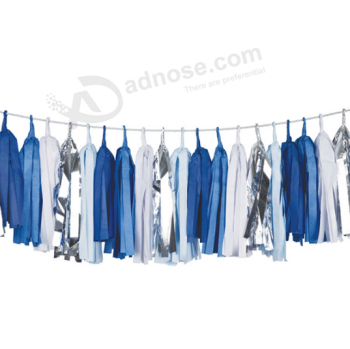 結婚式のための青い銀製の金属ホイルの房のガーランドの旗布