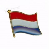 De reversspeld van de Nederlandse vlag